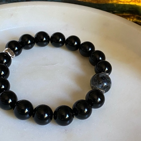 Black tourmaline and merlinite stretch bracelet - Picture 4 of 7